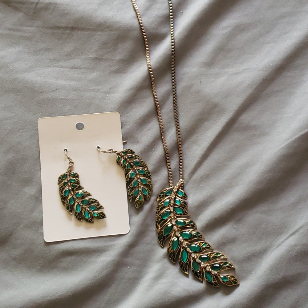 Vintage Leaf Necklace with matching Earrings.